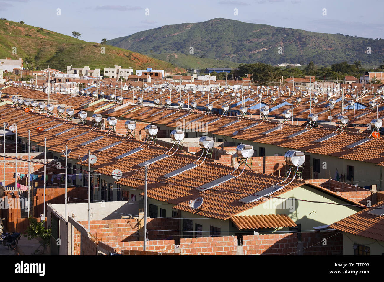 Boîtier avec système de chauffage de l'eau par l'énergie solaire Banque D'Images