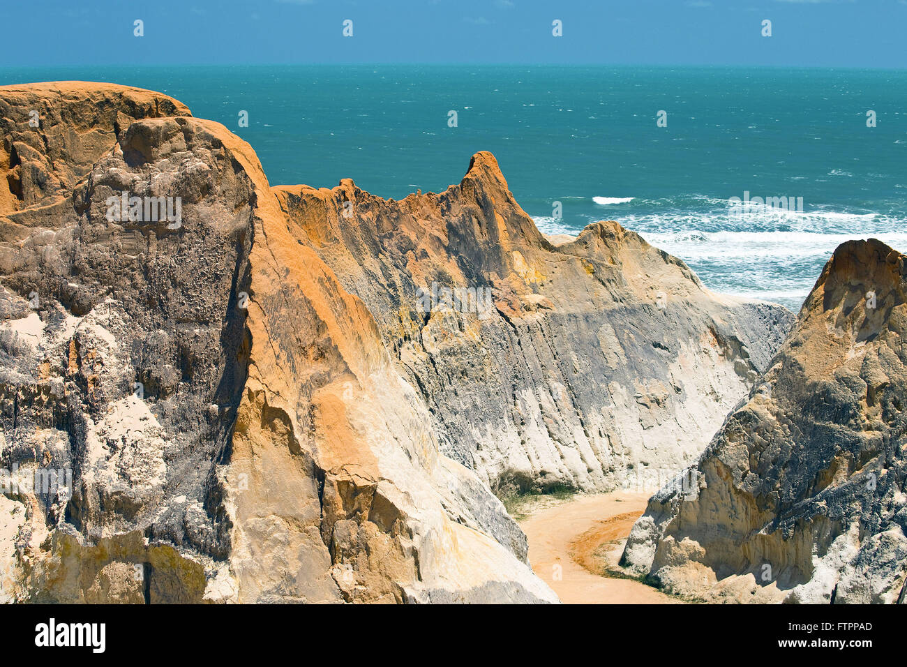 Monument naturel des falaises dans la région de Morro Branco Beberibe Beach Banque D'Images