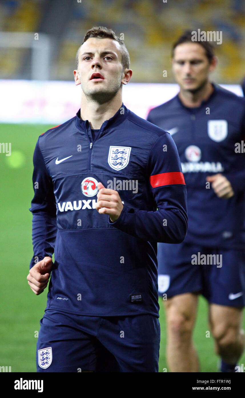 Kiev, UKRAINE - le 9 septembre 2013 : Jack Wilshere d'Angleterre s'exécute au cours de session de formation au stade olympique NSC avant la Coupe du Monde FIFA 2014 Jeu de qualification contre l'Ukraine Banque D'Images