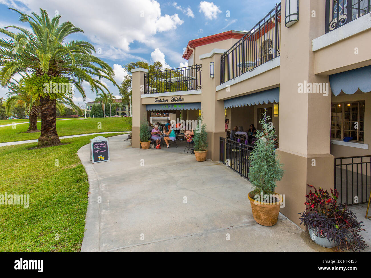 Zone extérieure de Garden Bistro sur le lac Mirror à Lakeland en Floride Banque D'Images