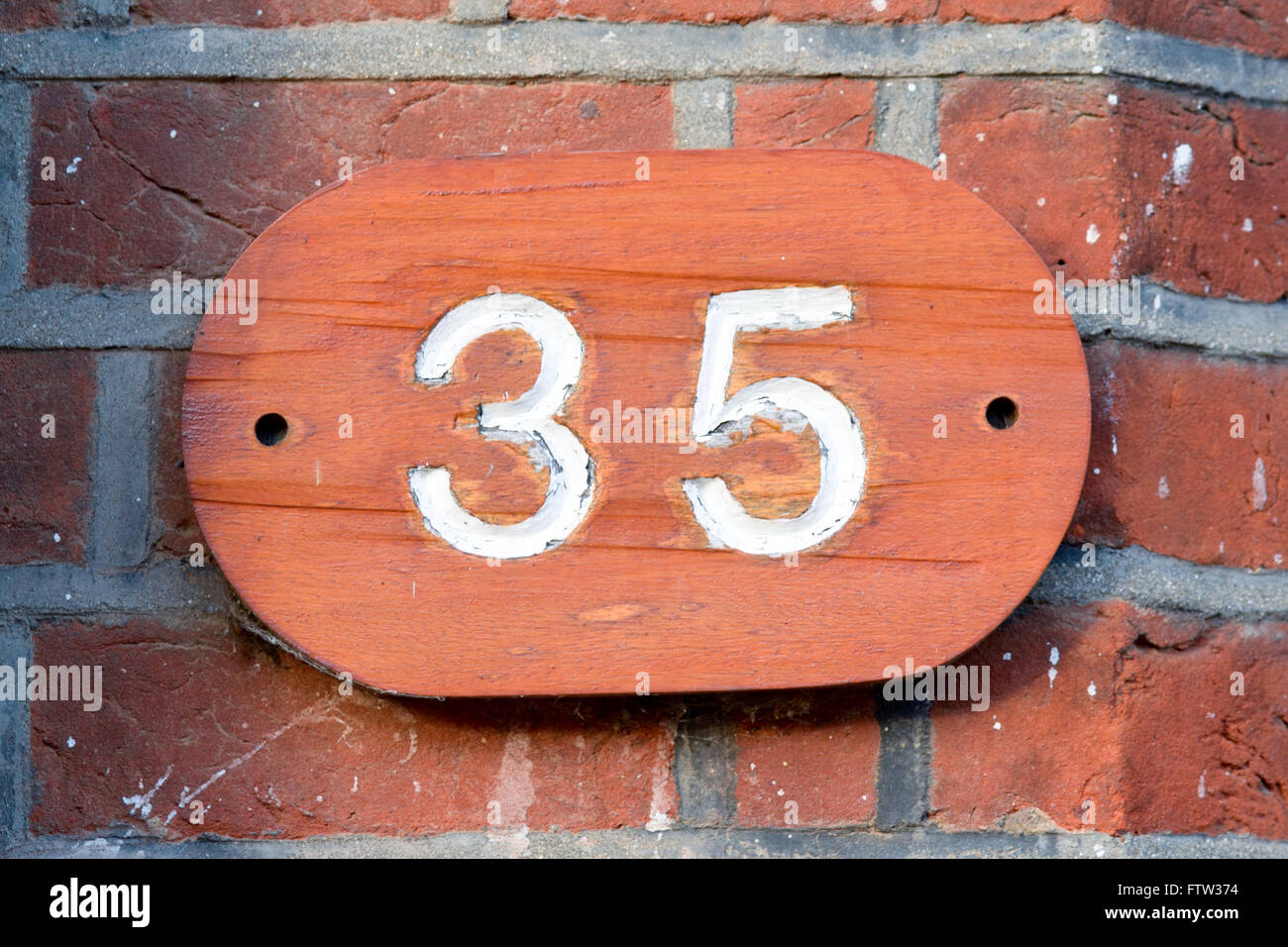 Chambre numéro 35 sur le mur Banque D'Images