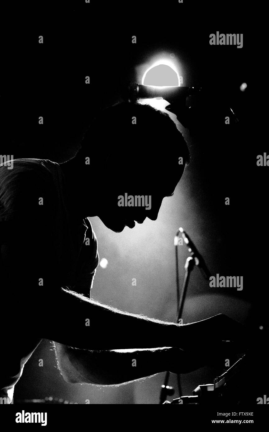 Barcelone - DEC 12 : Le Caribou (bande) au stade perfoms Razzmatazz le 12 décembre 2010 à Barcelone, Espagne. Banque D'Images