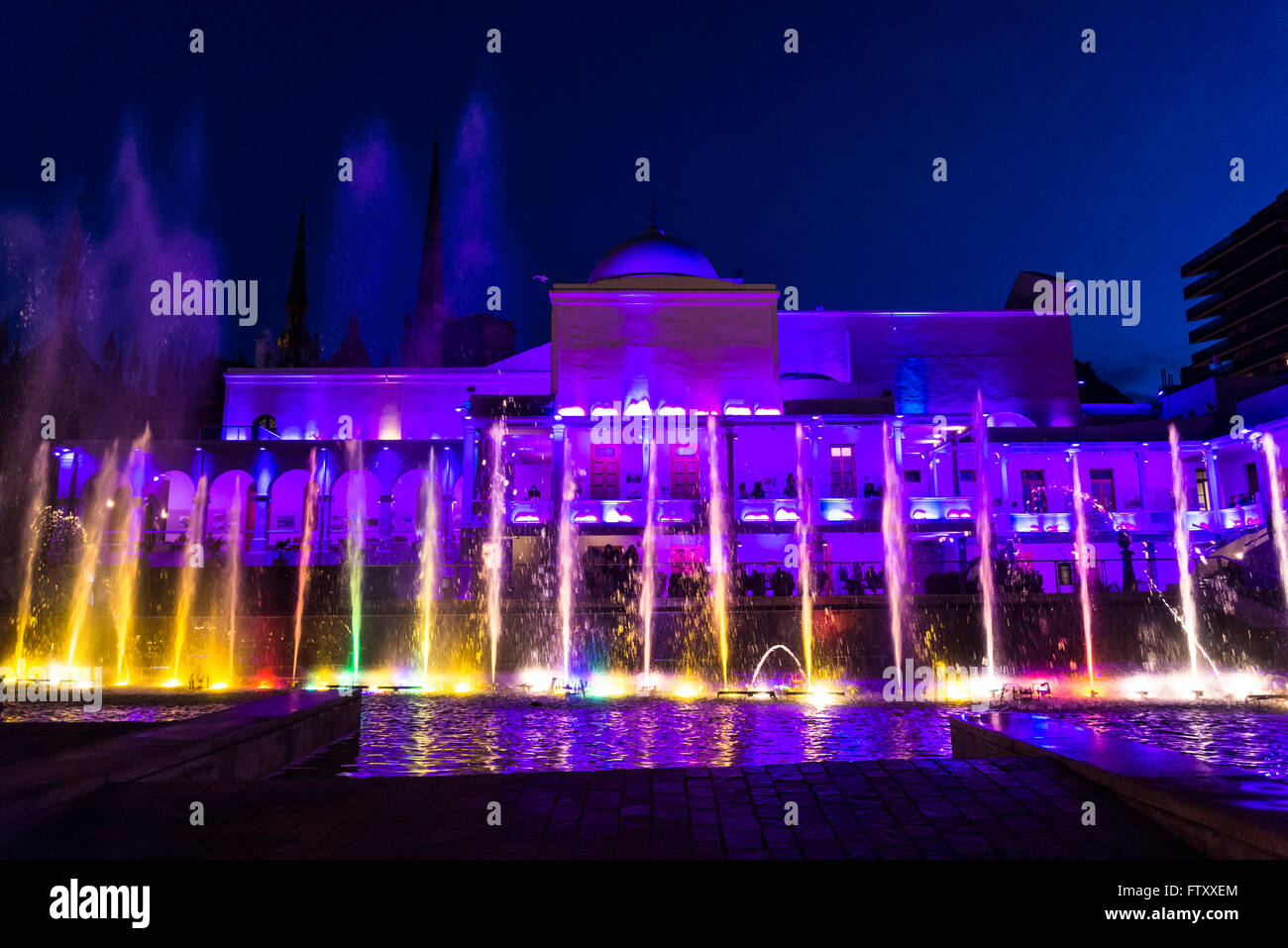 Fountain show, Paseo de Buen Pastor, complexe commercial et de divertissement, Cordoba, Argentine Banque D'Images