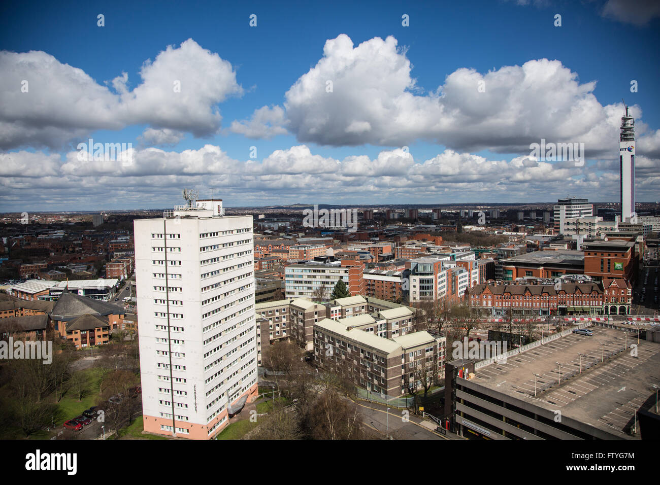 Ariel vue sur le centre-ville de Birmingham y compris la BT Tower, Banque D'Images