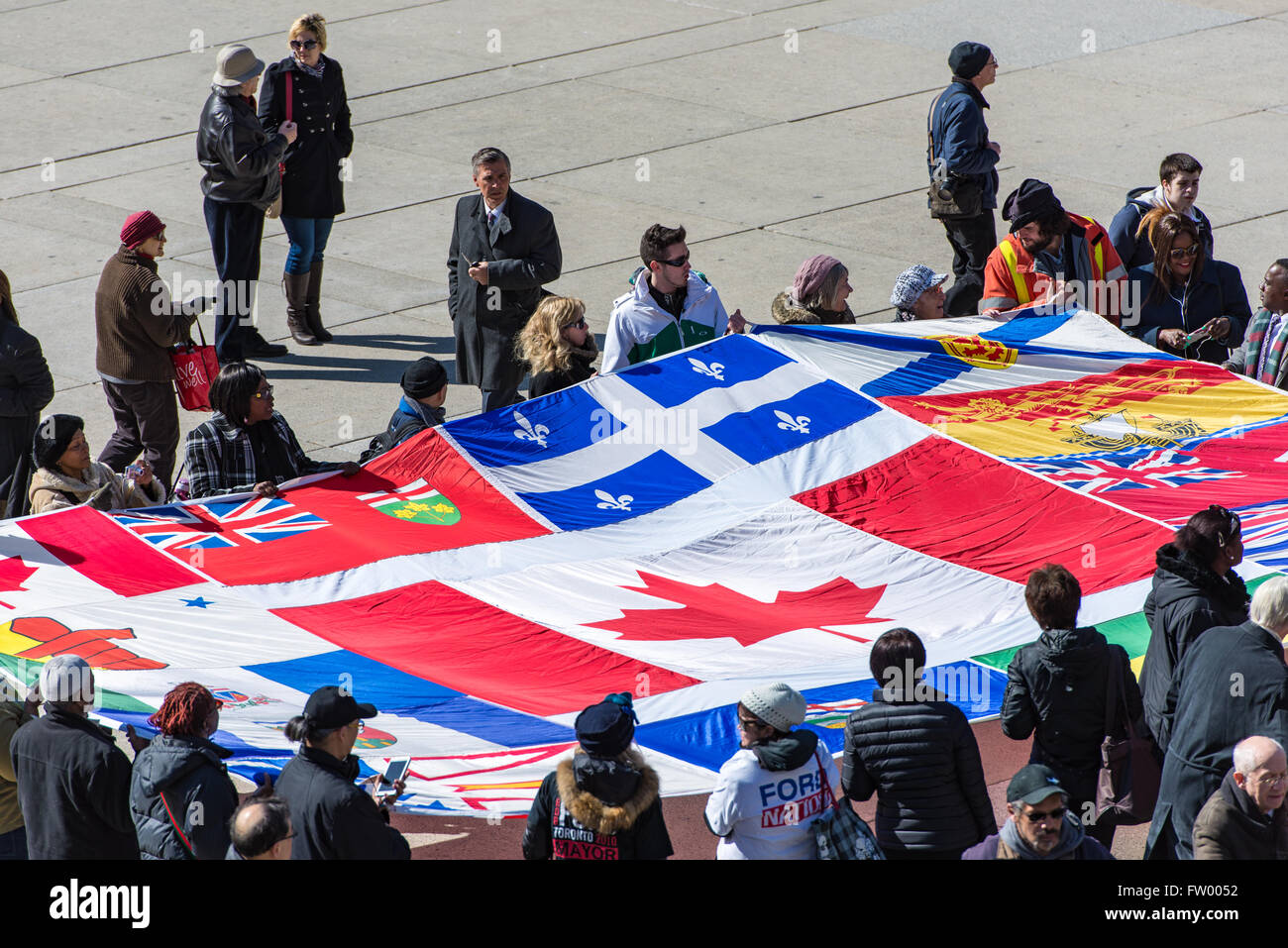 Toronto, Canada. 30 mars, 2016. Ville de Toronto dit au revoir à l'ancien maire Rob Ford. La cérémonie funèbre a défilé de l'Hôtel de ville pour la cathédrale St. James Crédit : Roberto Machado Rodriguez/Alamy Live News Banque D'Images