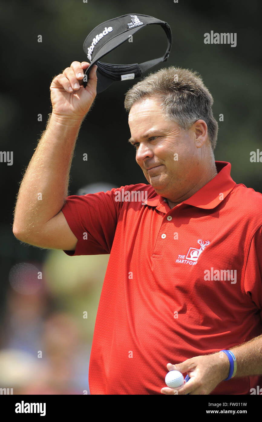 Decatur, Géorgie, États-Unis. 26 Sep, 2009. Kenny Perry (USA) conseils sa casquette à la galerie sur le 18e trou lors de la troisième ronde de l'excursion de PGA Championship à East Lake Golf Club sur Septembre 26, 2009 à Decatur, Géorgie ZUMA Press/Scott A. Miller © Scott A. Miller/ZUMA/Alamy Fil Live News Banque D'Images