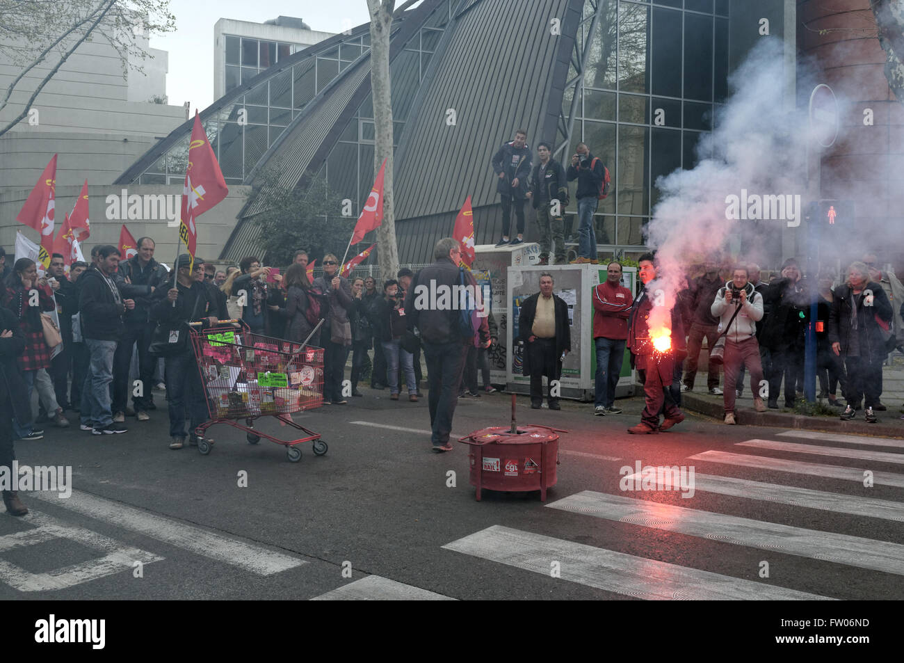 Montpellier, Languedoc-Roussillon, France. Le 31 mars 2016. Manifestation contre la réforme El Khomri du code du travail. Credit : Digitalman/Alamy Live News Banque D'Images