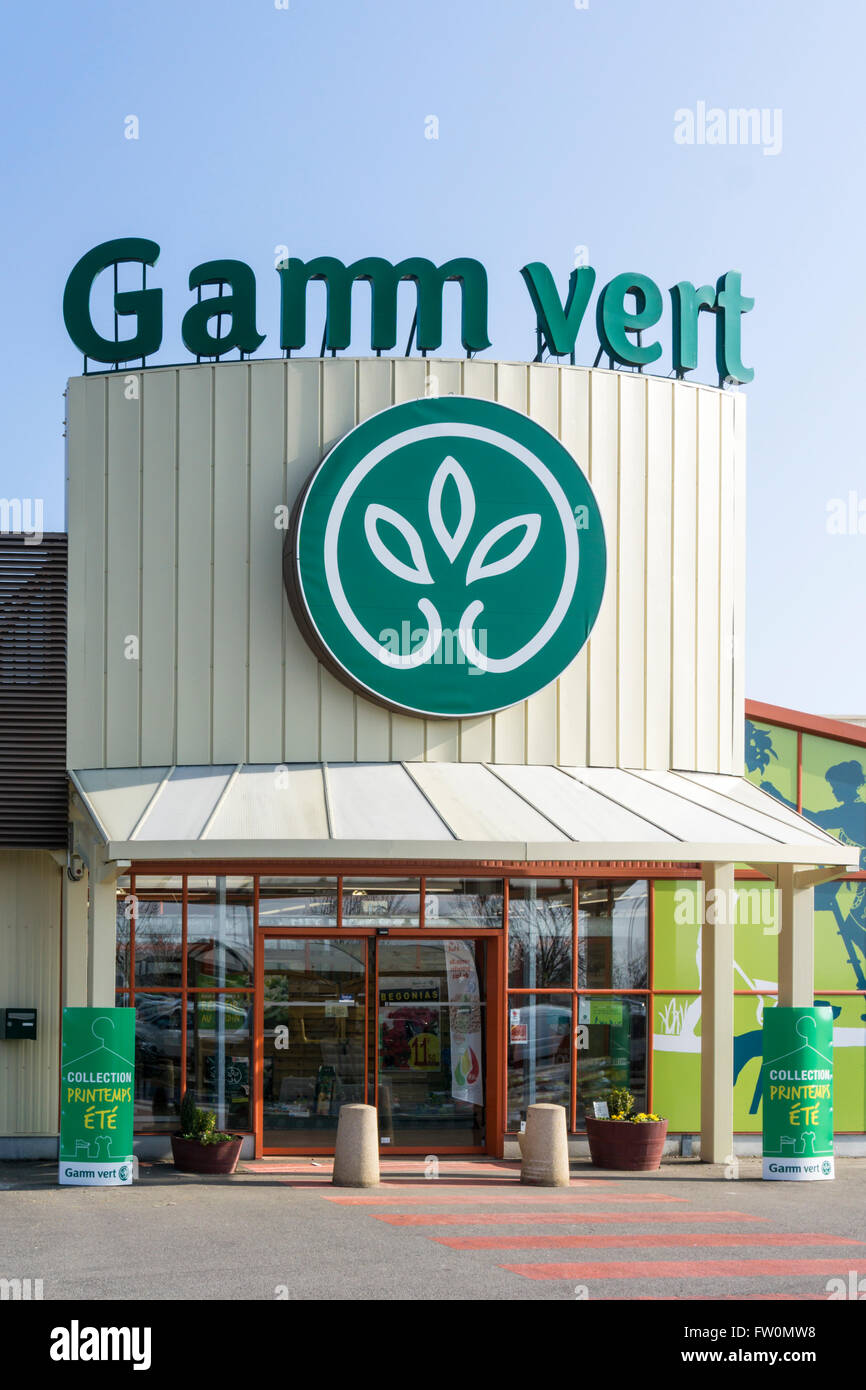 Une succursale de gamm Vert, une chaîne française de jardineries, à Nuits Saint Georges, France. Banque D'Images