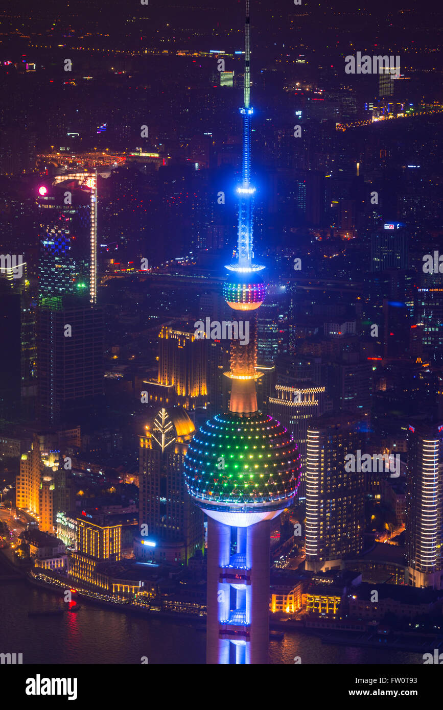 À l'Oriental Pearl Tower, Shanghai de nuit Banque D'Images