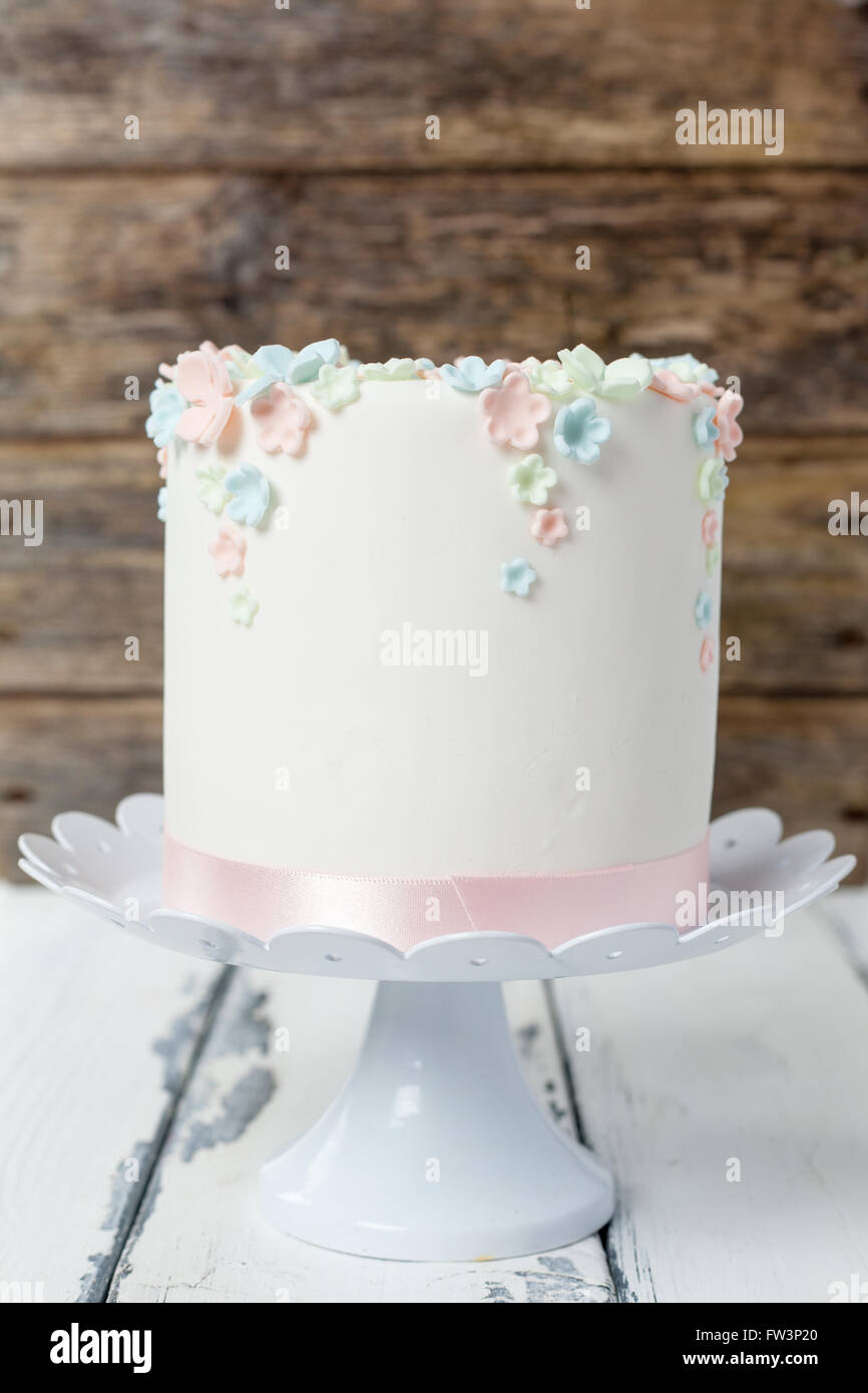 Suger passé gâteau d'anniversaire décoré Banque D'Images