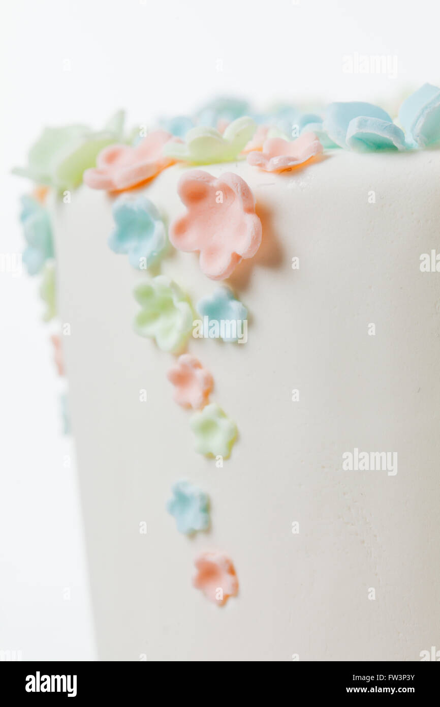 Détail d'un gâteau d'anniversaire décoré passé suger Banque D'Images