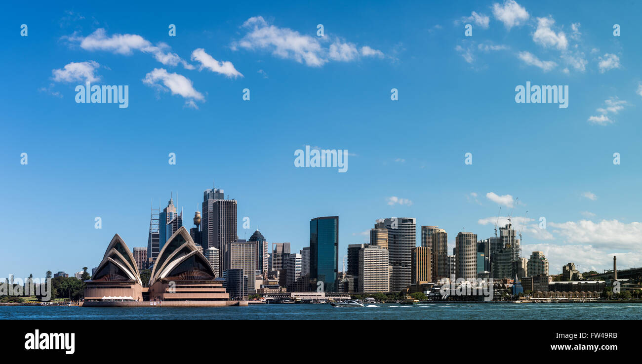 Ville de Sydney Harbour Bridge coup de gratte-ciel, y compris quay Banque D'Images