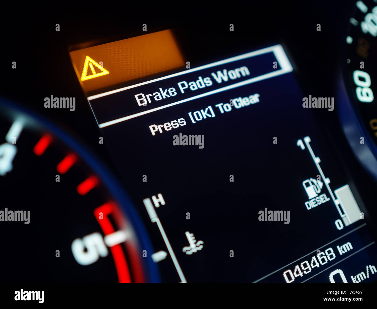 Avertissement de l'usure des plaquettes de frein sur un tableau de bord Banque D'Images