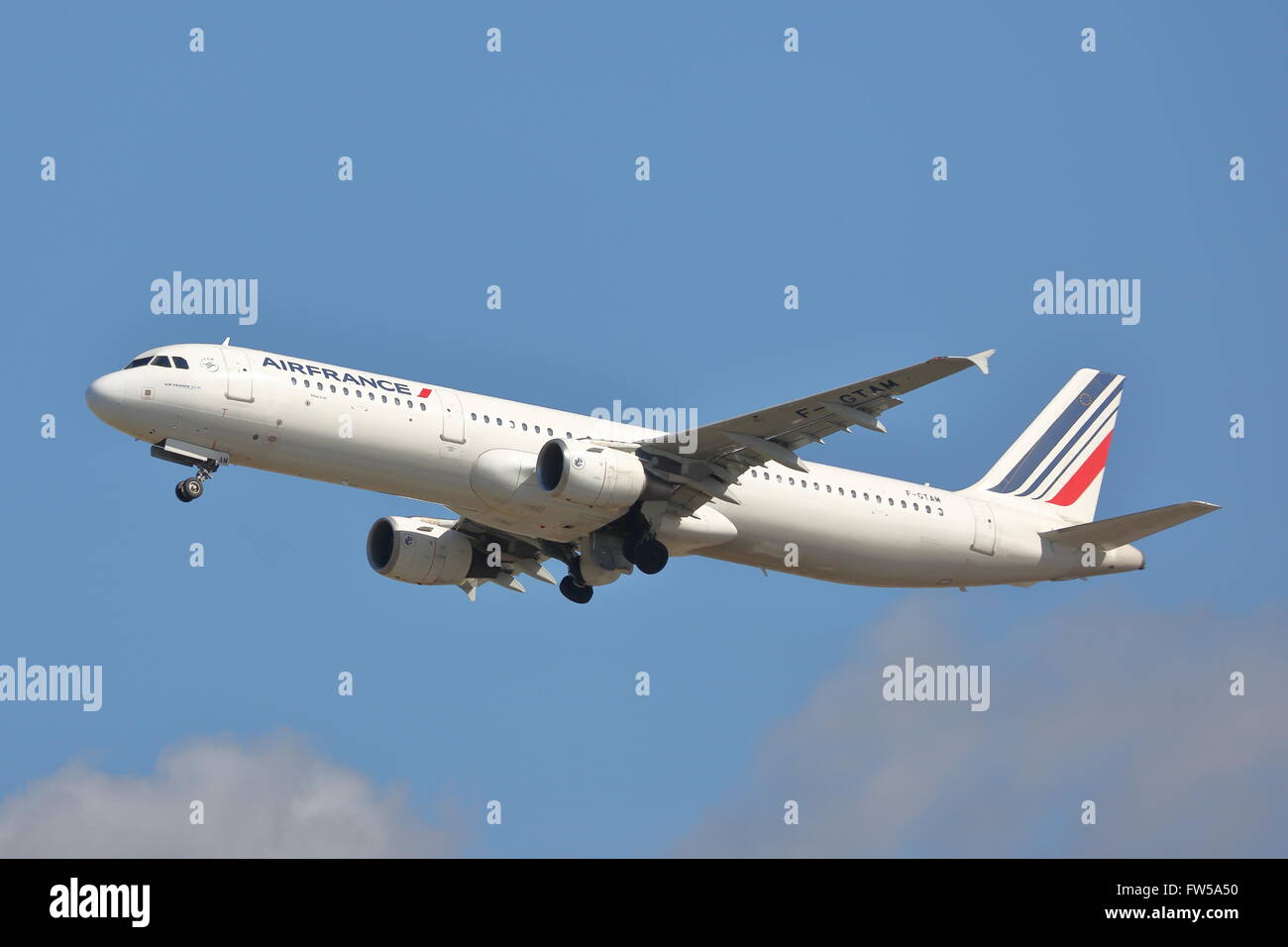 Air France Airbus A321-200 F-GTAM atterrissage à Londres Heathrow, Royaume-Uni Banque D'Images