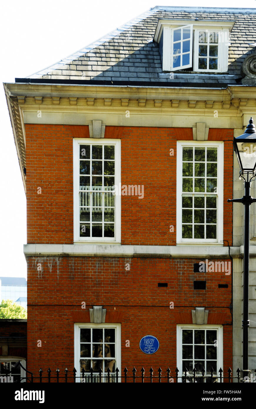 L'École de Filles de SaintPaul, Brook Green, Hammersmith, où enseigne