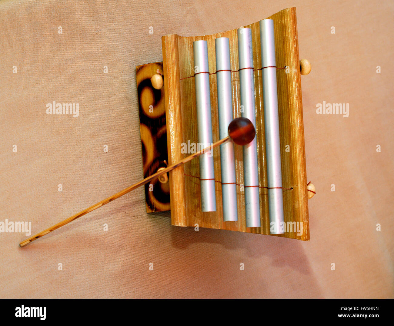 Quatre-ton carillon de l'énergie, instrument à percussion de la Malaisie et l'Indonésie Banque D'Images