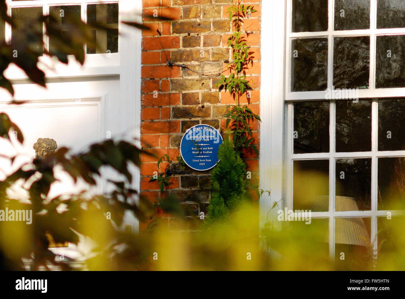Blue plaque sur le site House in Redington Road, London NW3, maison de 1924 de Sir Owen Williams, architecte et ingénieur britannique, 1890-1969, qui a conçu et construit le Stade de Wembley Banque D'Images