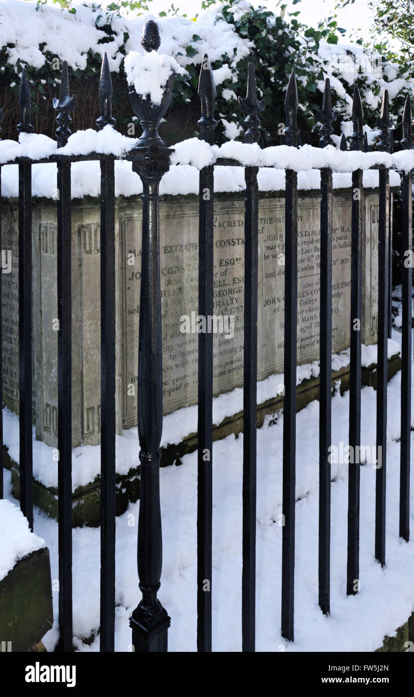 Tombe de John Constable, peintre anglais, (1776-1837), dans la région de Hampstead Parish Church Yard, London, NW3. Il a vécu et peint à Hampstead de 1819 à la suite de la tuberculose de sa femme Maria Bicknell Banque D'Images