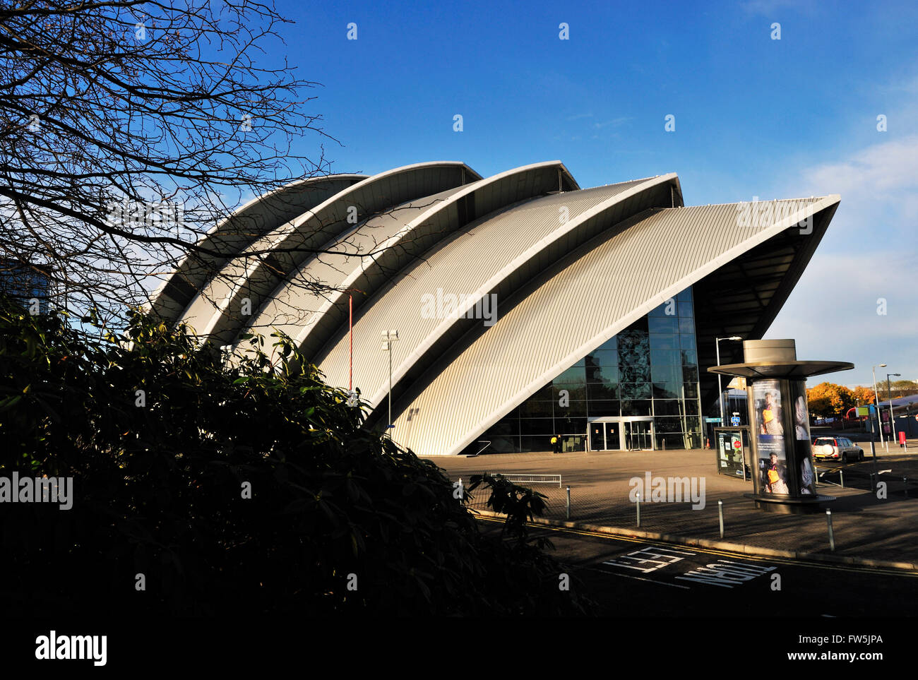 Le Clyde Auditorium, l'Armadillo) (Glasgow, créé par les architectes Foster and Partners. Conçu à partir de l'intérieur avec les exigences des délégués à la conférence et les conférenciers comme le premier examen. Il propose 3 000 places sur 3 niveaux. Le Scottish Exhibition and Conference Centre (SECC), Glasgow, par Clyde, le premier ministre de l'Ecosse est le lieu national pour des événements publics, des concerts et des conférences. Banque D'Images Le Clyde Auditorium, l'Armadillo) (Glasgow, créé par les architectes Foster and Partners. Conçu à partir de l'intérieur avec les exigences des délégués à la conférence et les conférenciers comme le premier examen. Il propose 3 000 places sur 3 niveaux. Le Scottish Exhibition and Conference Centre (SECC), Glasgow, par Clyde, le premier ministre de l'Ecosse est le lieu national pour des événements publics, des concerts et des conférences. Banque D'Images