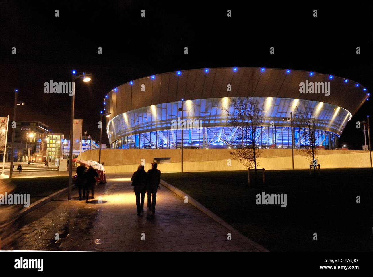 Liverpool Echo Arena, de nuit, une partie de l'ACC, région de Liverpool et le Centre de Convention, Albert Dock. 11 000 spectateurs. ACC Liverpool a ouvert en janvier 2008 avec l'ouverture de l'événement : Liverpool Capitale Européenne de la Culture. Organise des événements internationaux, y compris les MTV Europe Music Awards, BBC Sports Personality of the Year et le Cirque du Soleil, des concerts Elton John, Bob Dylan, Beyonce, Andrea Bocelli Banque D'Images