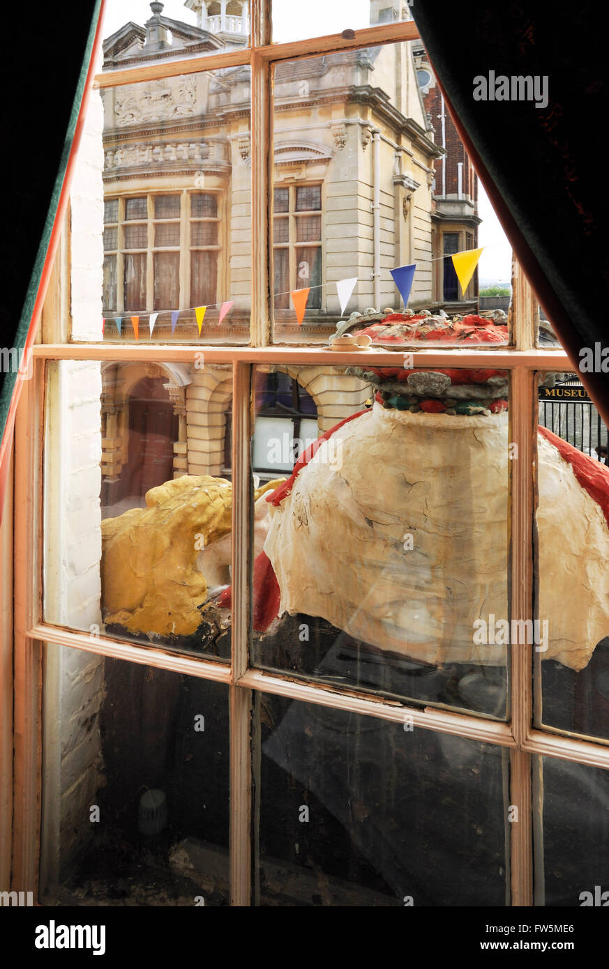 De l'avis de M. Pickwick au petit-déjeuner. Vue sur la rue principale à partir de la salle à manger de l'hôtel Bull (maintenant le Royal Victoria et Banque D'Images