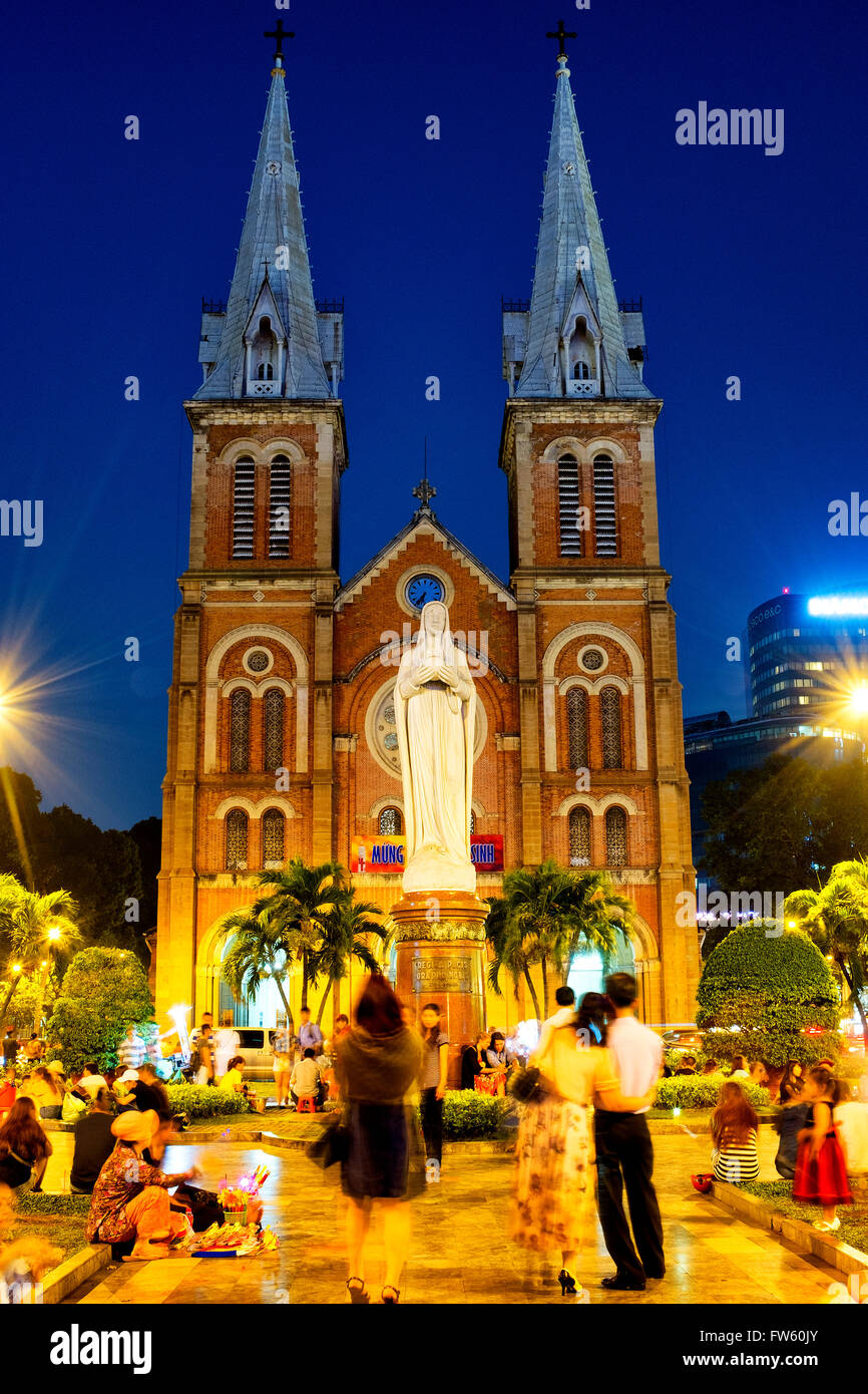 Basilique Cathédrale de Notre Dame de l'Immaculée Conception, Ho Chi Minh City, Vietnam Banque D'Images