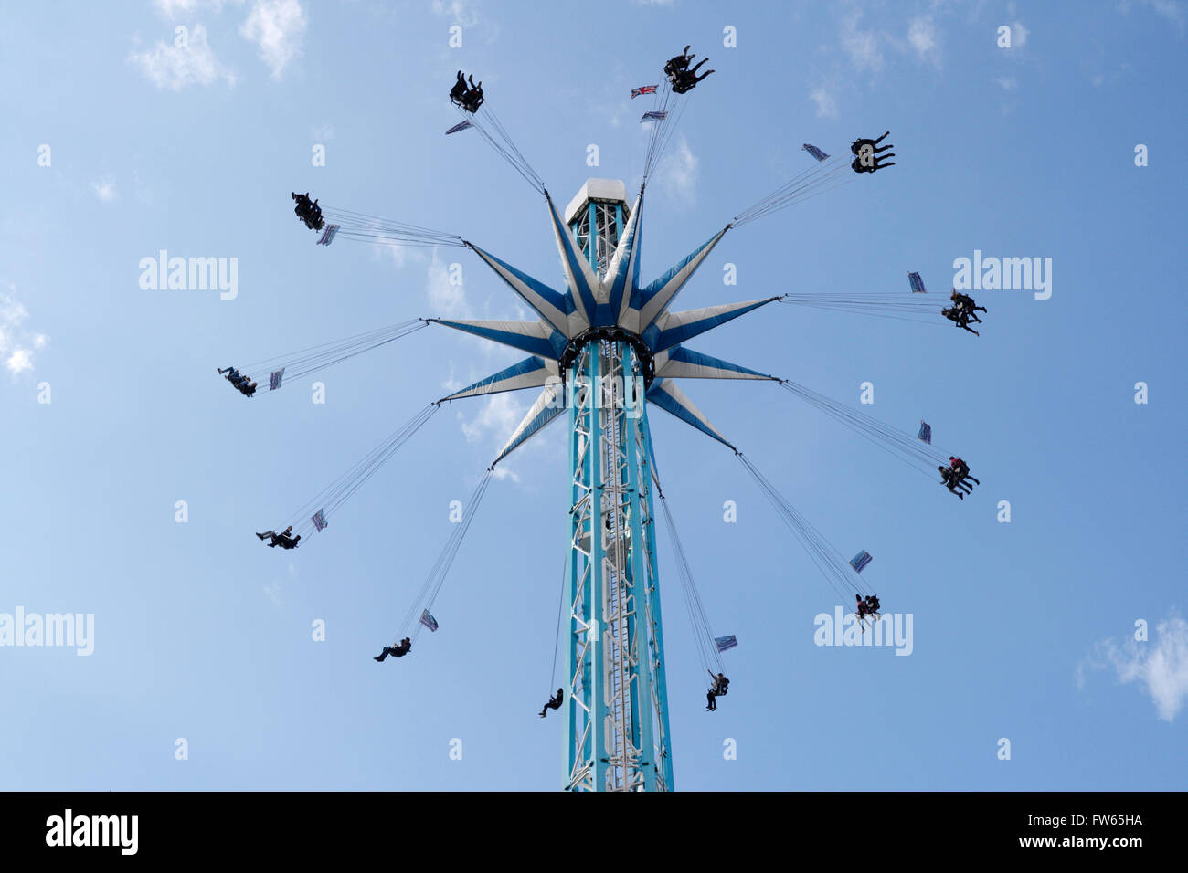 Starflyer Carousel tour dans le centre-ville de Sheffield Angleterre attraction UK Funfair Banque D'Images