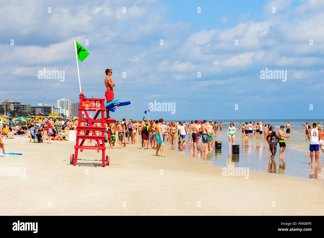 Daytona Beach avec le sauveteur sur la plate-forme d'observation, en Floride, UK Banque D'Images