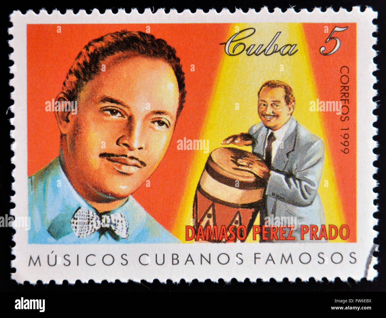 CUBA - VERS 1999 : un timbre imprimé en cuba dédié au célèbre musiciens cubains, spectacles Damaso Perez Prado, vers 1999 Banque D'Images