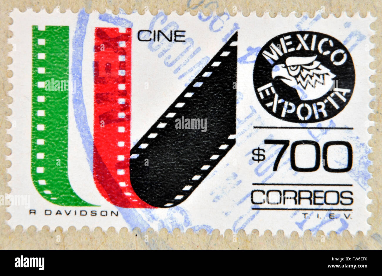 Mexique - circa 1987 : timbre imprimé dans le Mexique affiche cine-film mexicain, l'exportation, vers 1987 Banque D'Images