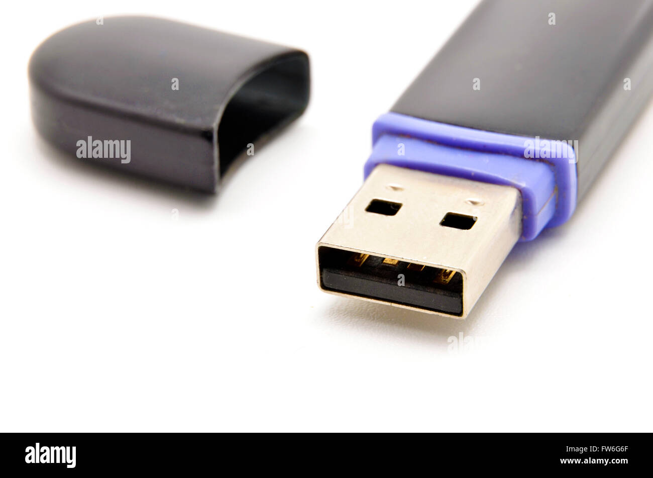 La mémoire flash USB isolé sur fond blanc Banque D'Images