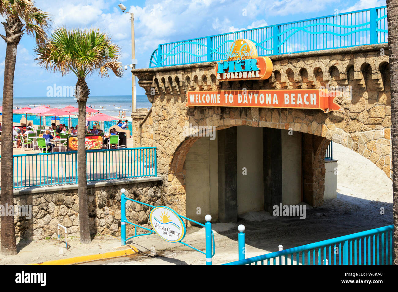 Daytona Beach avec les touristes et les baigneurs, en Floride, l'Amérique, USA Banque D'Images