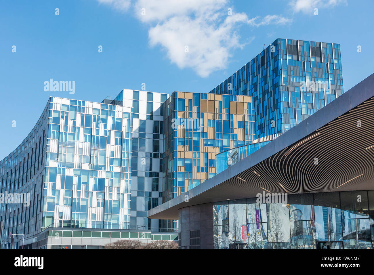 Bâtiments à l'O2 North Greenwich London sur une journée ensoleillée au printemps Banque D'Images