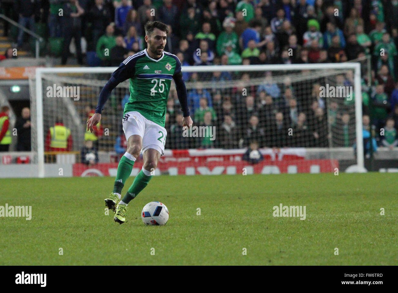 28 mars 2016 - défi international de Vauxhall (Friendly). L'Irlande du Nord 1 Slovénie 0. Michael Smith - Irlande du Nord Banque D'Images