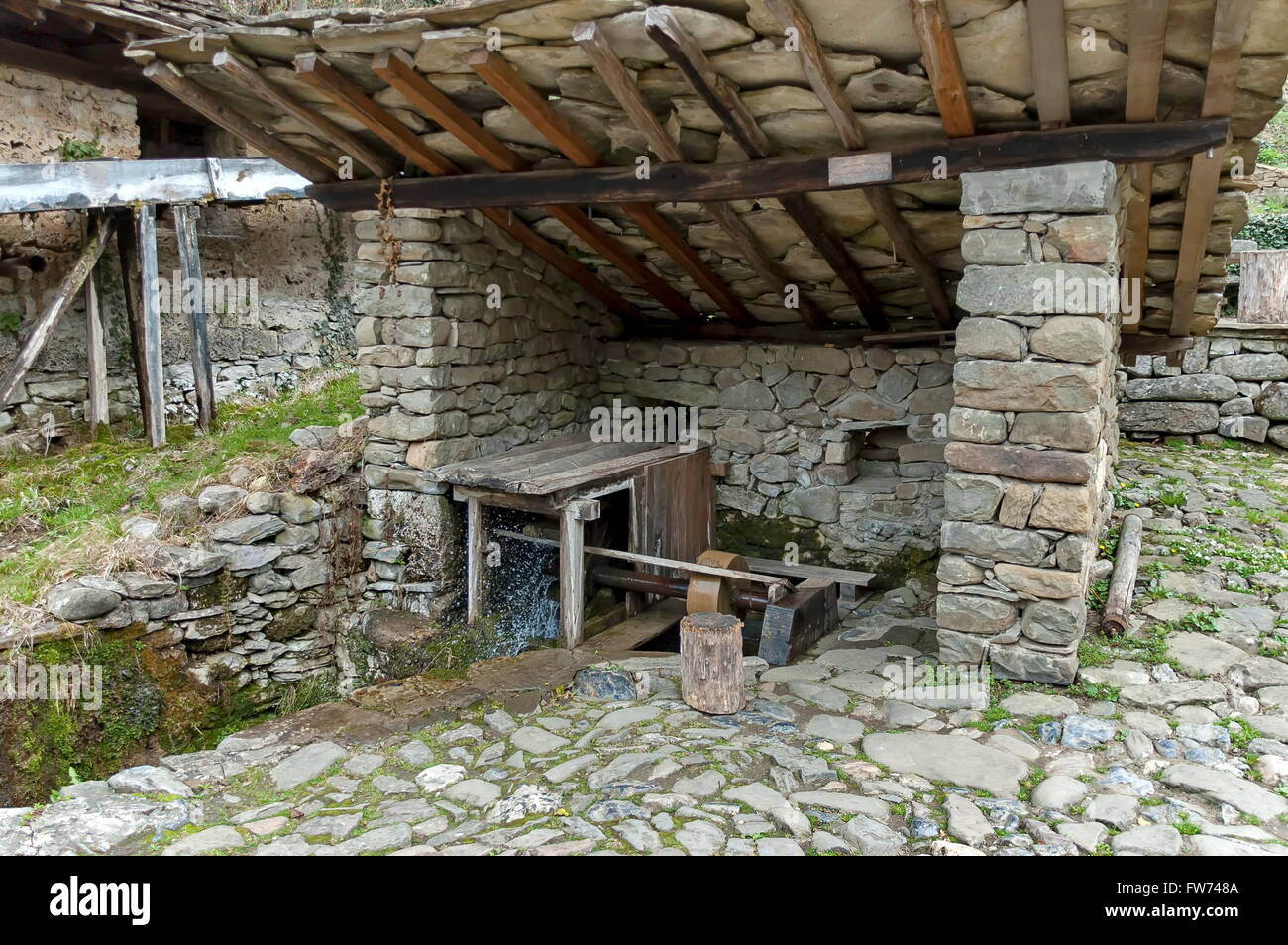 Atelier avec pierre à eau et l'usine de roues, Etar, Gabrovo, Bulgarie Banque D'Images
