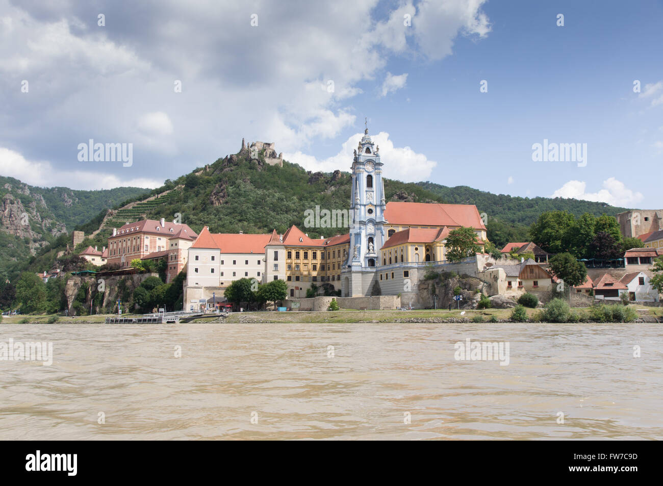 Église bleue vue depuis le Danube Krems Banque D'Images