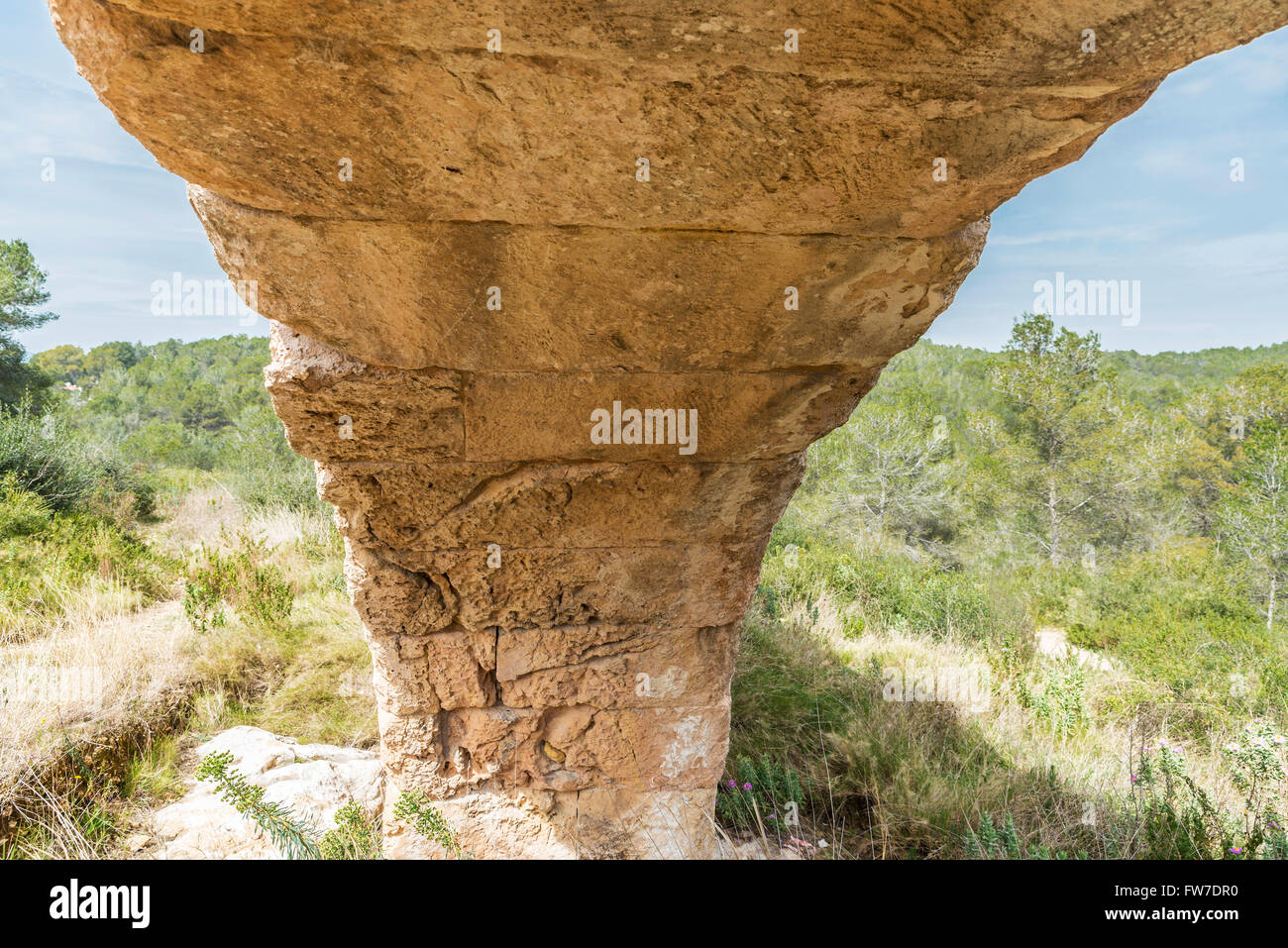 Détail d'une arche de l'aqueduc romain appelé pont del diable à Tarragone, Catalogne, Espagne Banque D'Images