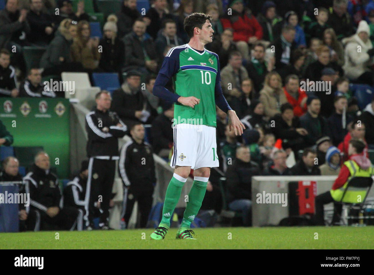 28 mars 2016- Vauxhall Défi International (Friendly). L'Irlande du Nord 1 Slovénie 0. Kyle Lafferty - Irlande du Nord Banque D'Images