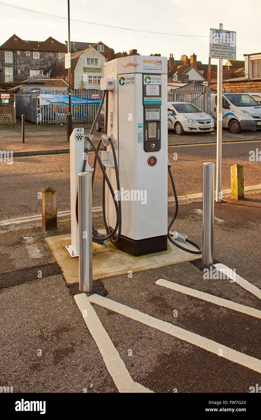 Voiture électrique point de recharge à Lewes, East Sussex Banque D'Images