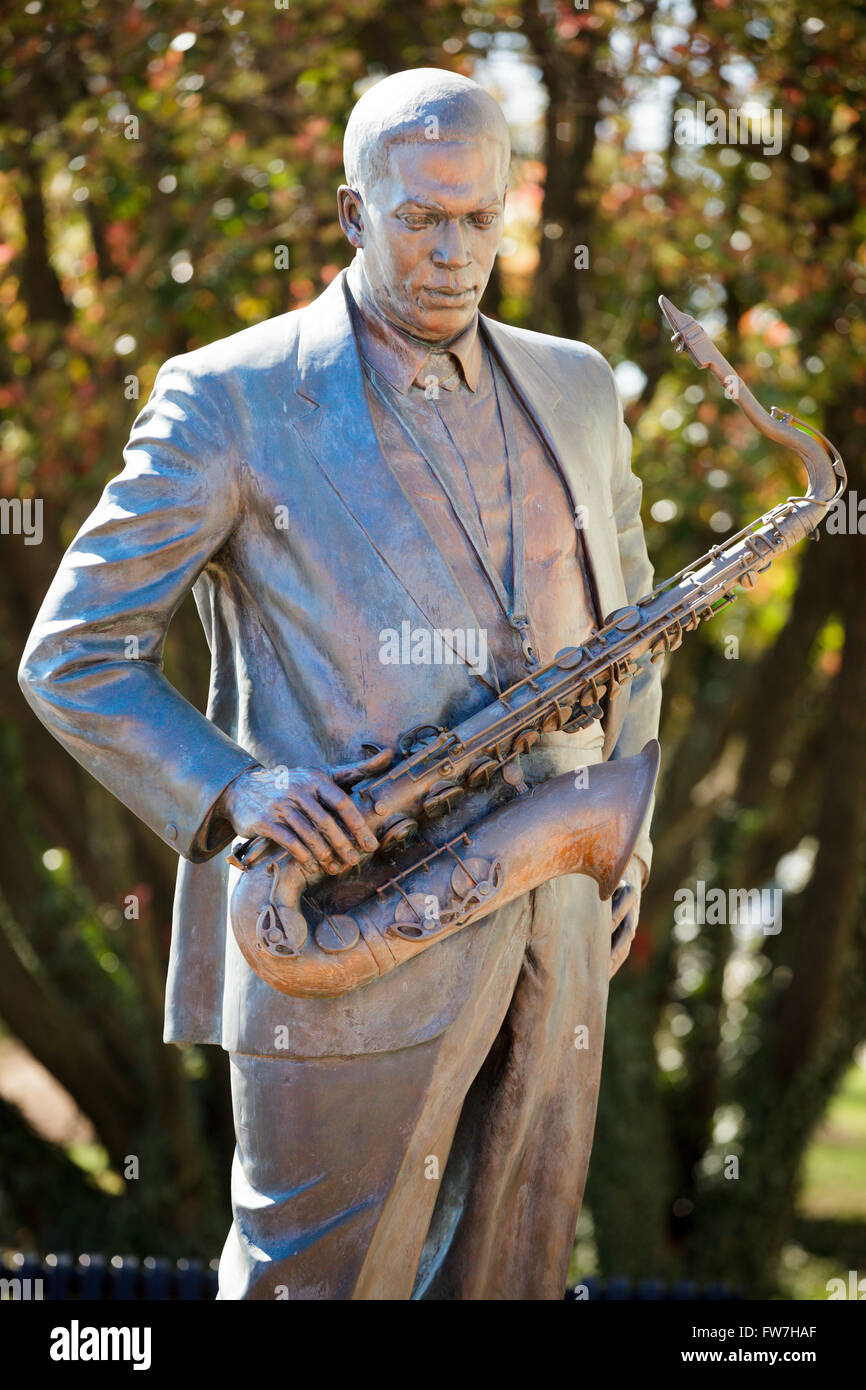 Statue de saxophone jazz grand John Coltrane dans sa ville natale, High Point, Caroline du Nord, USA. Banque D'Images