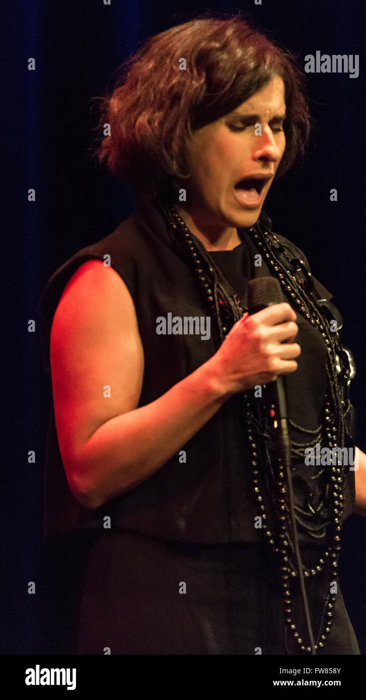 Malmö, Suède. 31 mars, 2016. Star Fado Cristina Branco en concert au Victoria-teatern. Credit : Tommy Lindholm/Alamy Live News Banque D'Images