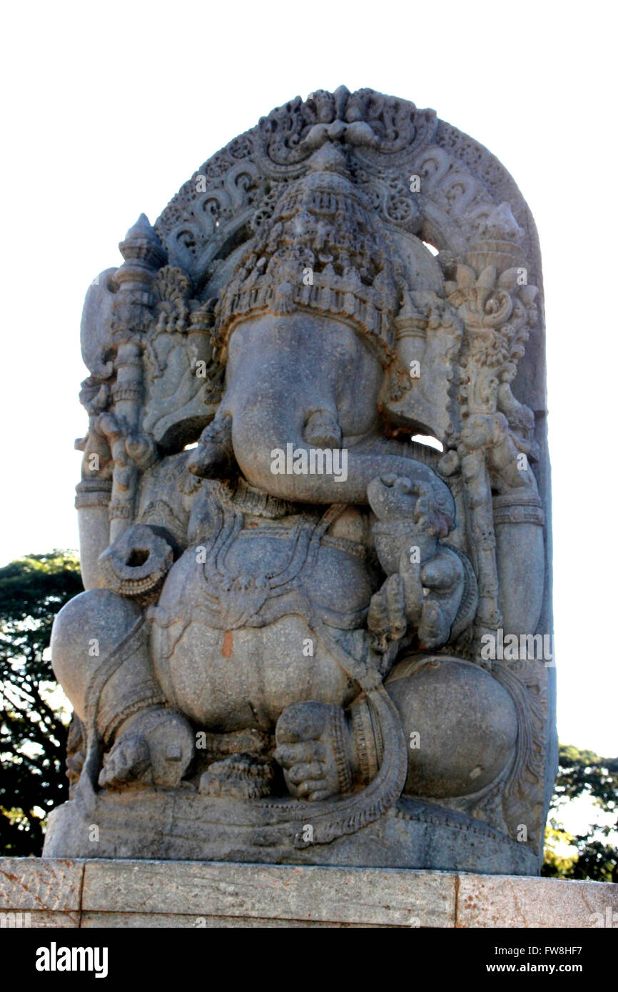 Statue de Ganesha à Hoyasaleswara Halebida, temple, Karnataka, Inde. Les membres de la famille royale Hoysala utilisé pour prier avant d'idol Banque D'Images