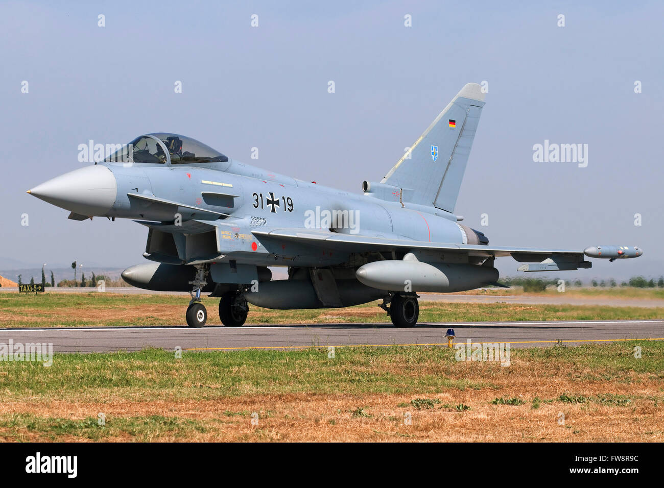 Une armée de l'air allemande (Luftwaffe) Eurofighter EF-2000 Typhoon taxiing à Izmir Air Station, la Turquie, au cours de la 100e anniversaire de Banque D'Images