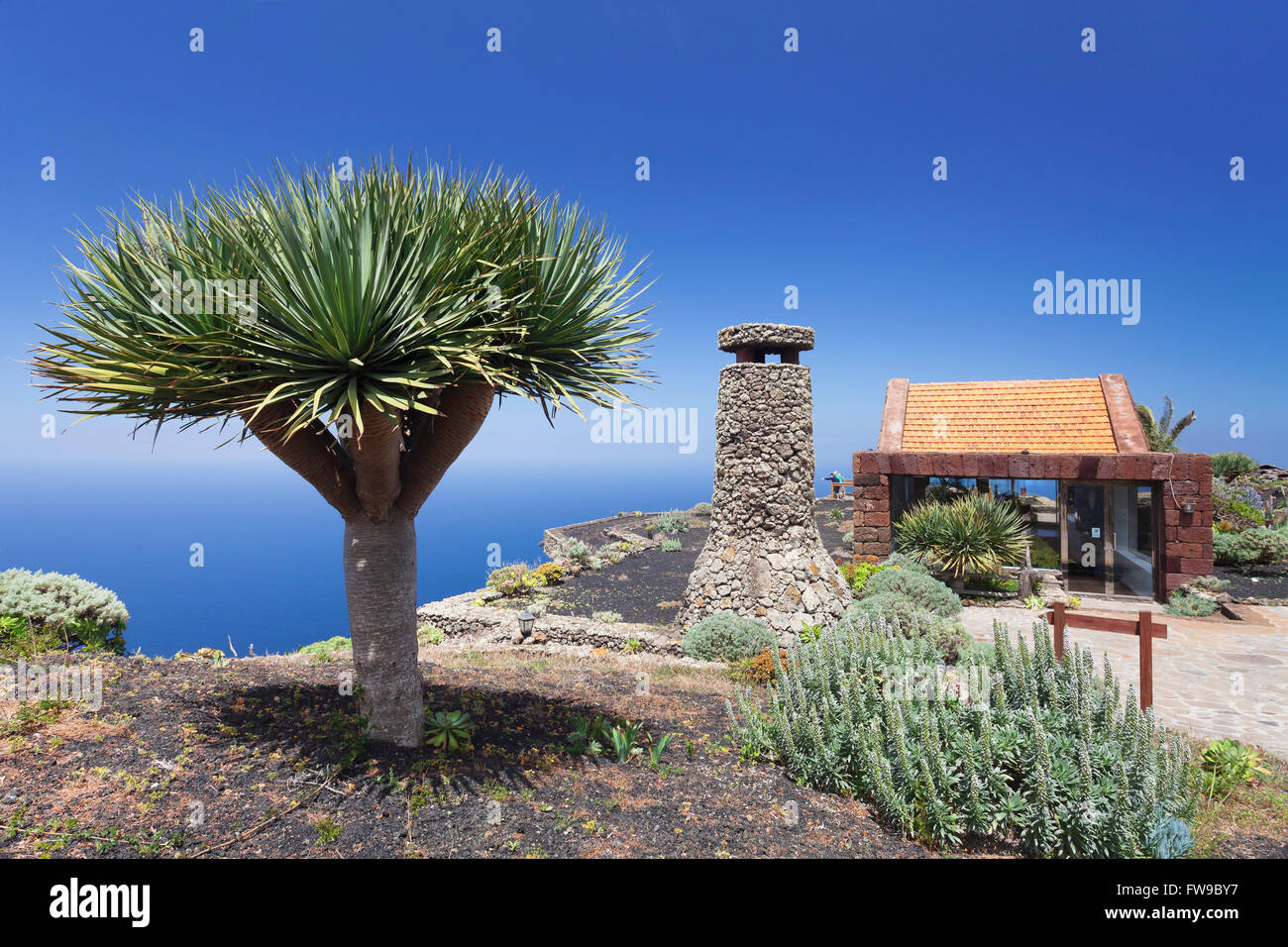 Mirador de la Peña avec view restaurant conçu par l'architecte Cesar Manrique, El Hierro, Îles Canaries, Espagne Banque D'Images