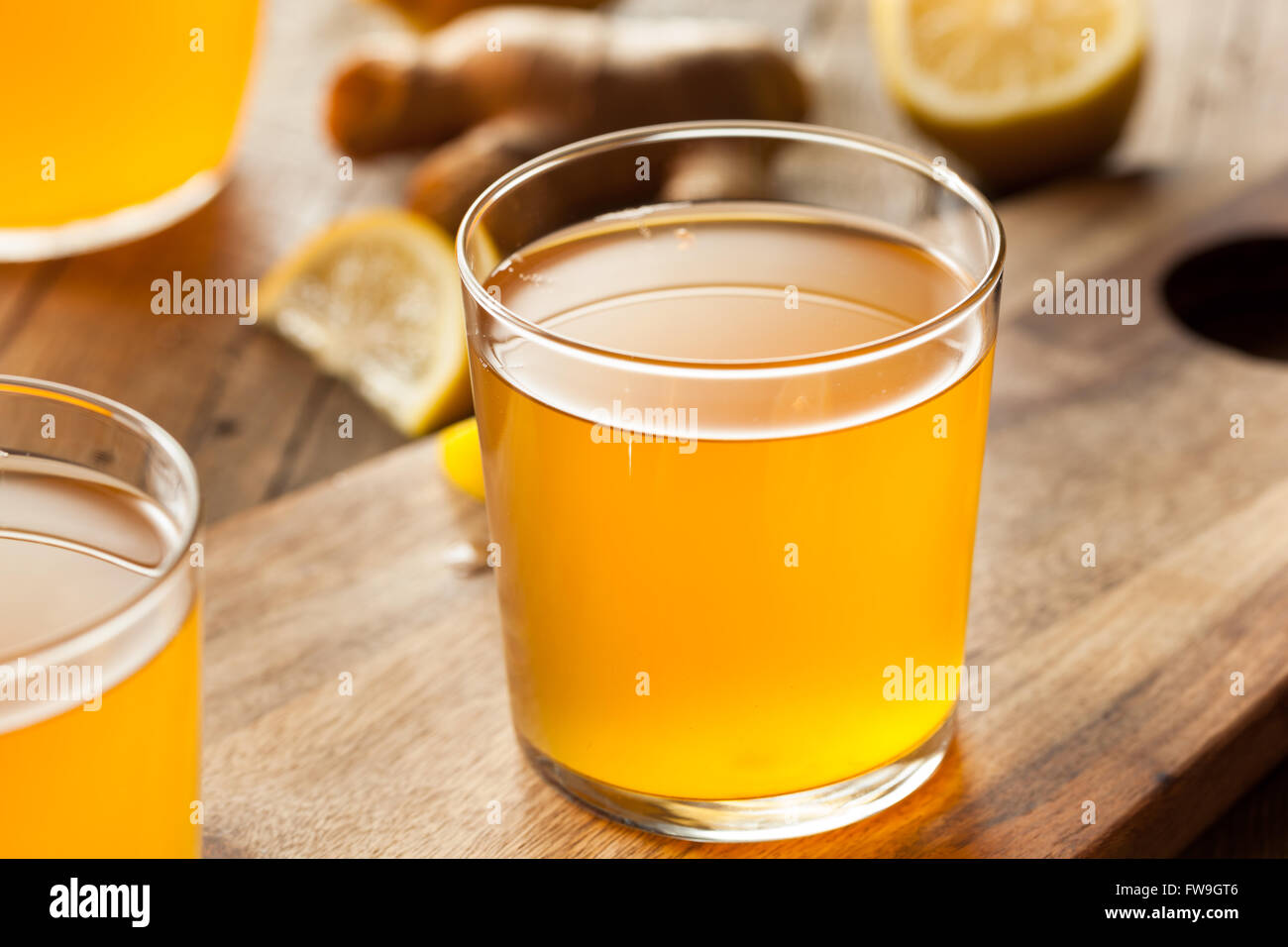 Des matières premières fermentées Kombucha Thé prêt à boire Banque D'Images