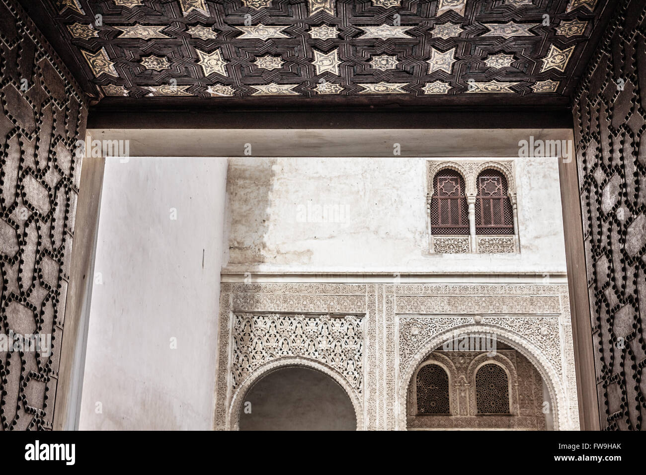Ornements de style mauresque de l'Alhambra Palace Royal Islamique, Granada, Espagne. Banque D'Images
