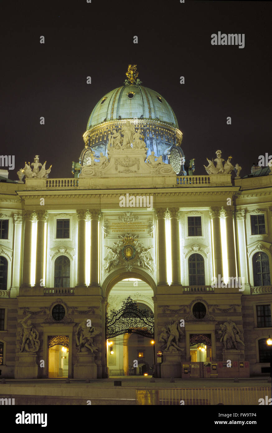 AUT, l'Autriche, Vienne, le Michaelstor, porte de la Hofburg l'Alte. Tau, Oesterreich, Wien, das, Michaelstor Sooss 30 zur Alt Banque D'Images