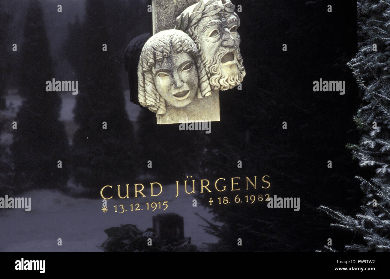 AUT, l'Autriche, Vienne, la tombe de l'acteur Curd Juergens au cimetière central. Tau, Oesterreich, Wien, das Grab des Schaus Banque D'Images