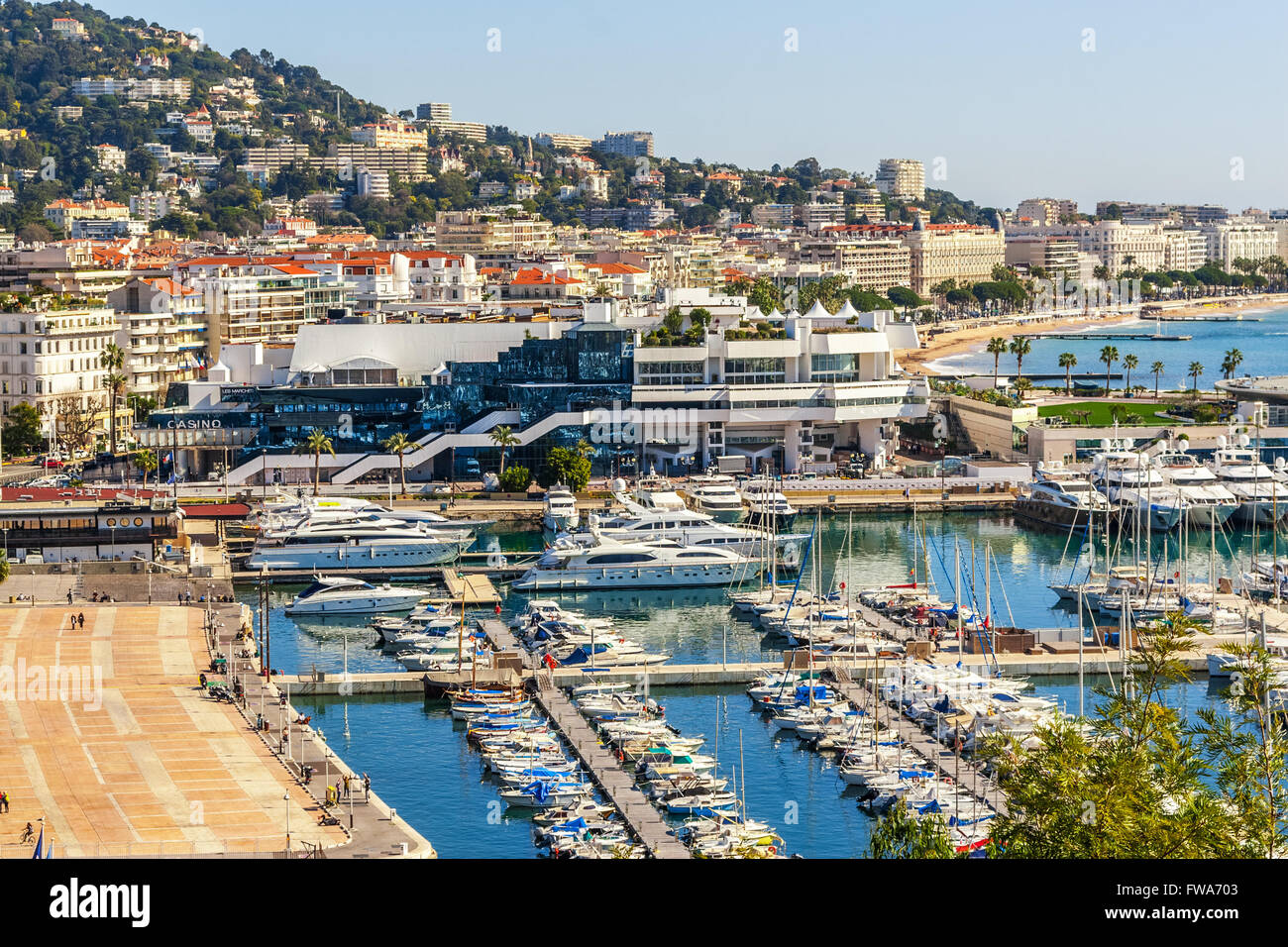 Vue Panoramique Sur Cannes De La Croisette De La Croisette Et Le vue-panoramique-sur-cannes-de-la-croisette-de-la-croisette-et-le