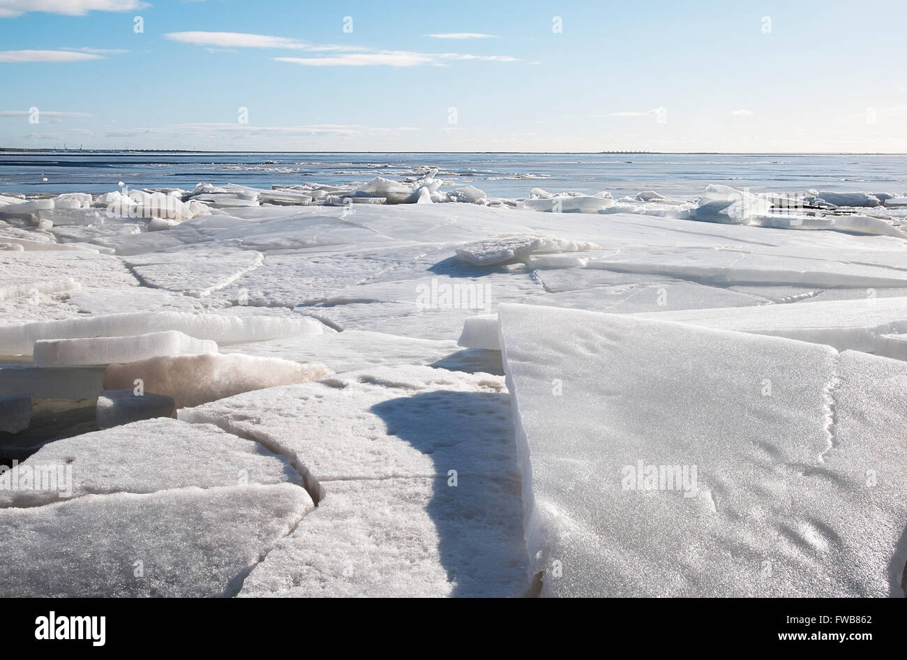 La glace sur le golfe de Finlande en mars Banque D'Images